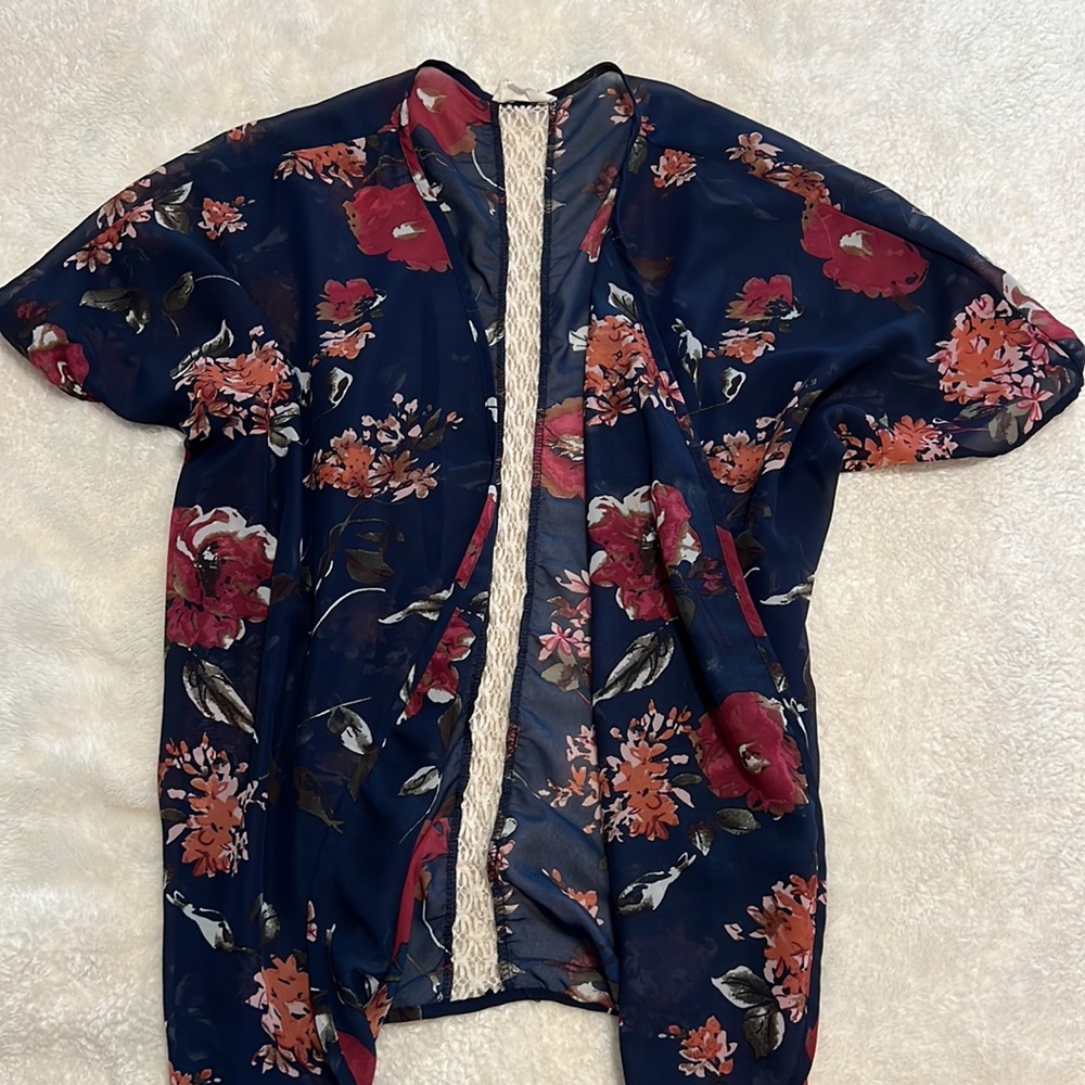 Flower kimono - Picture 3 of 5